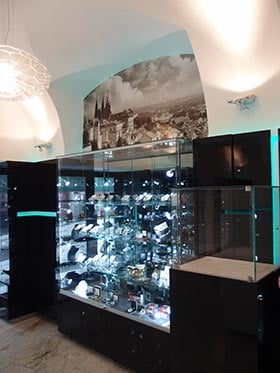 Predajňa Pražskoj Mincovne. Bratislava, Dunajská ulica 68.