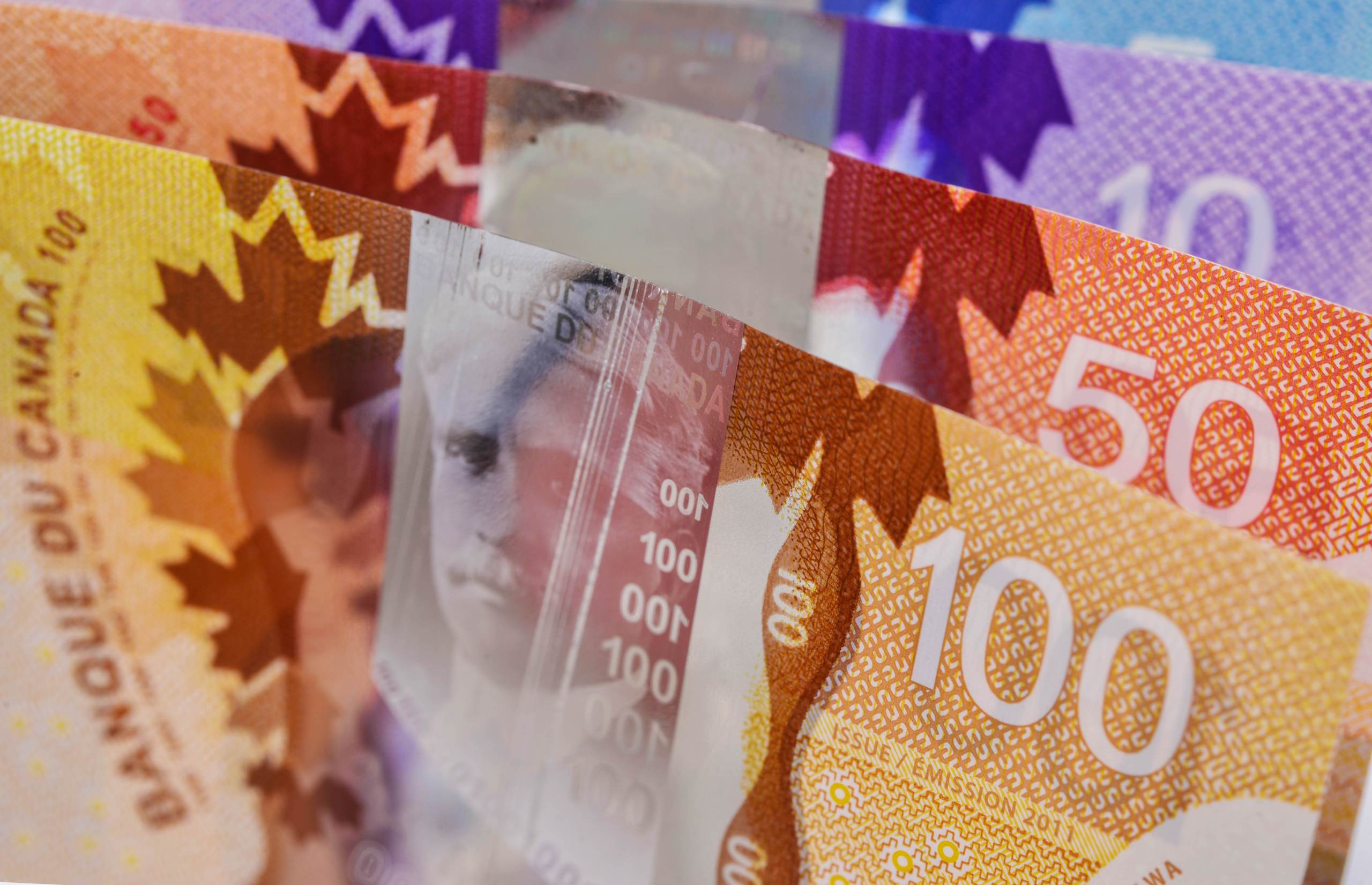 4900 canadian dollars